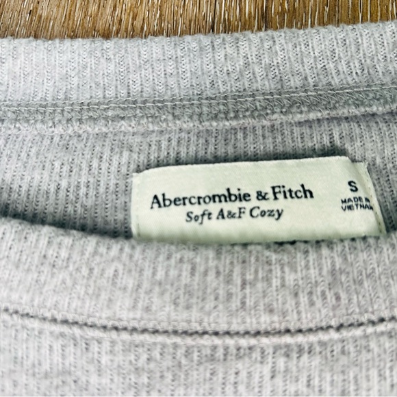 Abercrombie & Fitch Soft A&F Cozy - Picture 2 of 3